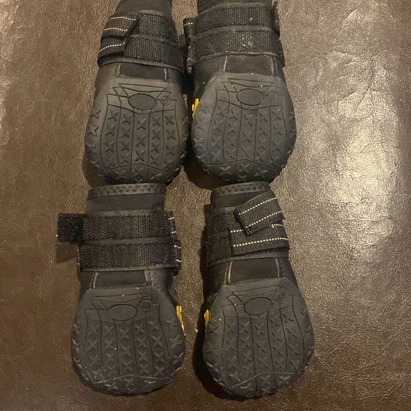 Dog Paw booties in size M (6). - Picture 3 of 5